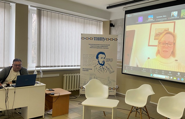 Модератор зустрічі Петро Ладика